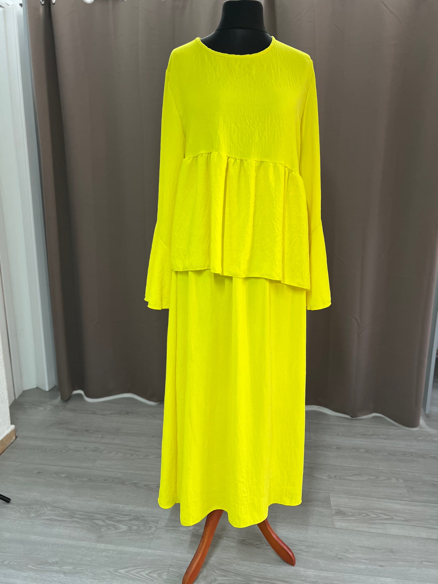 Conjunto falda amarillo
