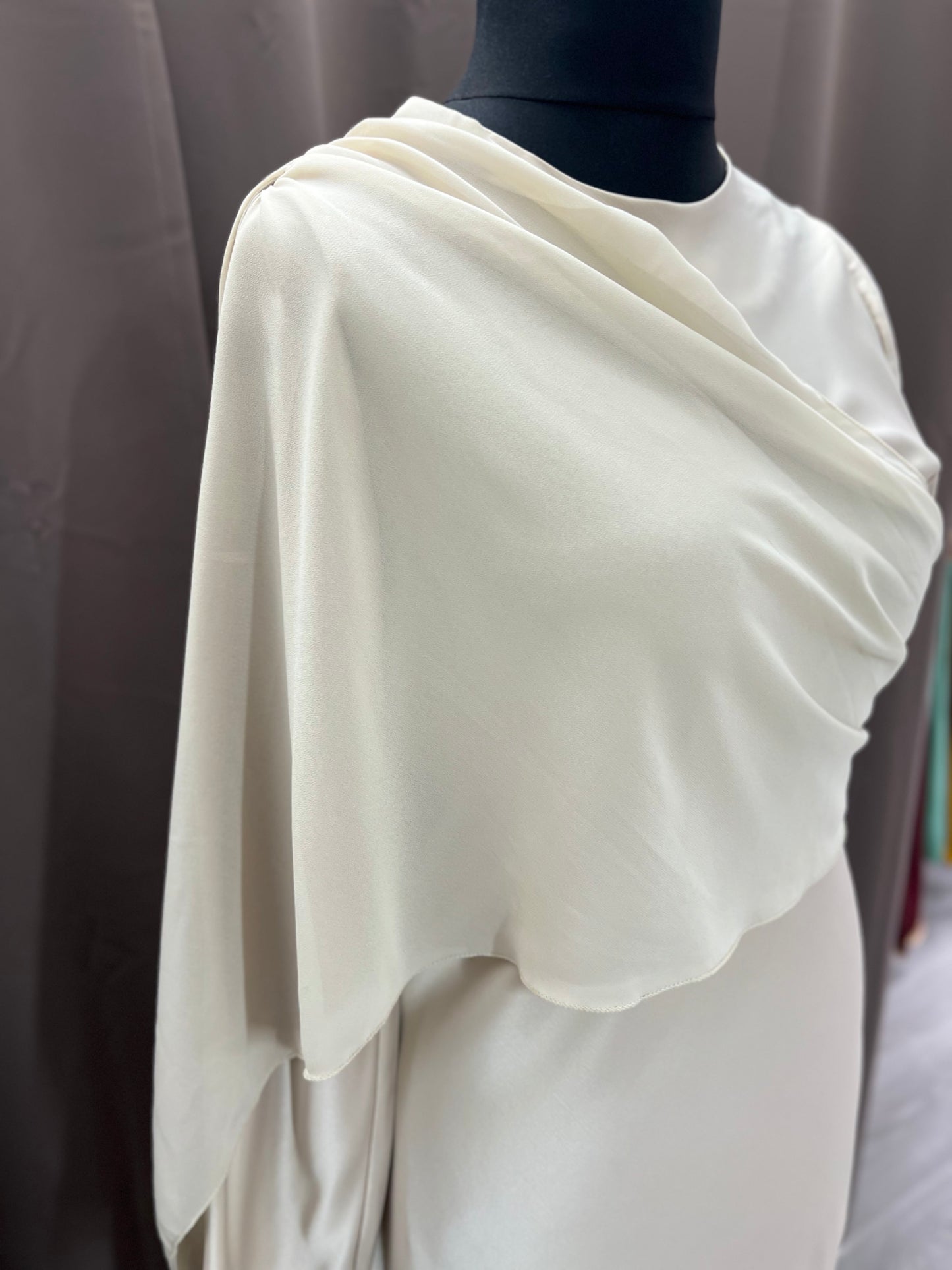 Vestido tul beige