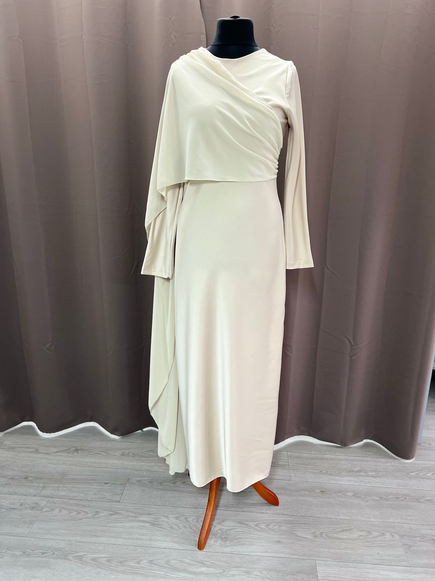 Vestido tul beige