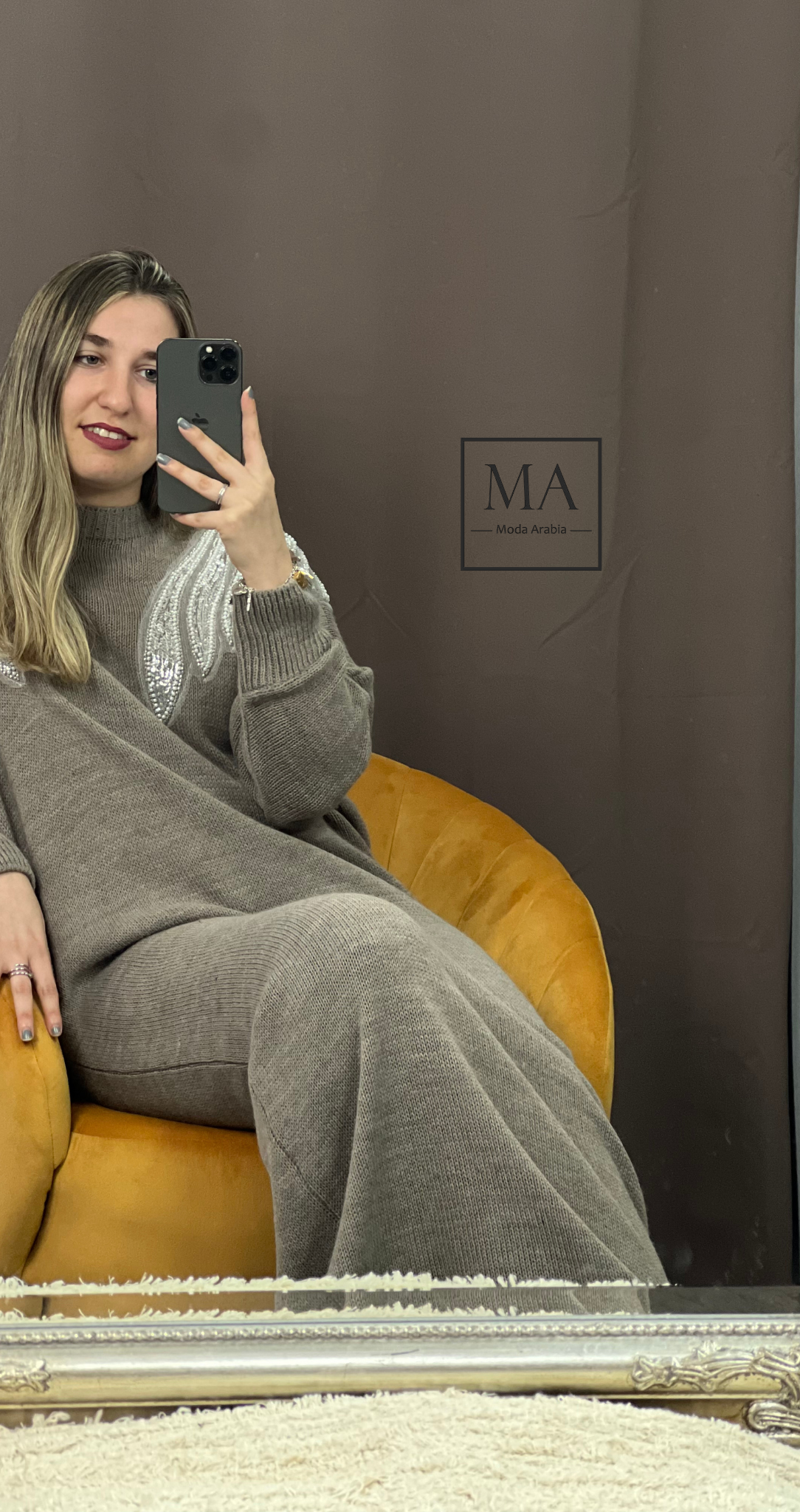 Vestido bordado Taupe
