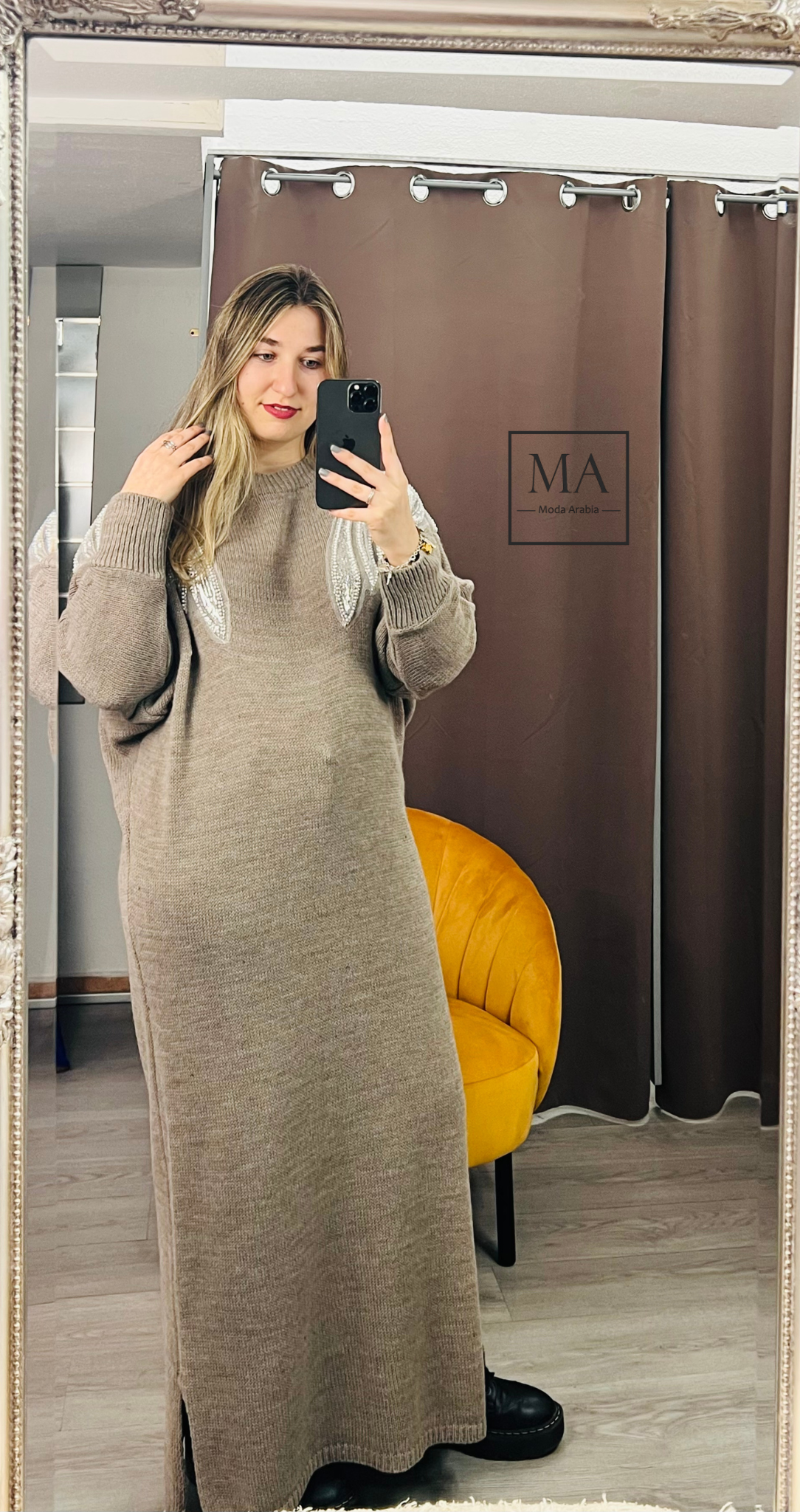 Vestido bordado Taupe