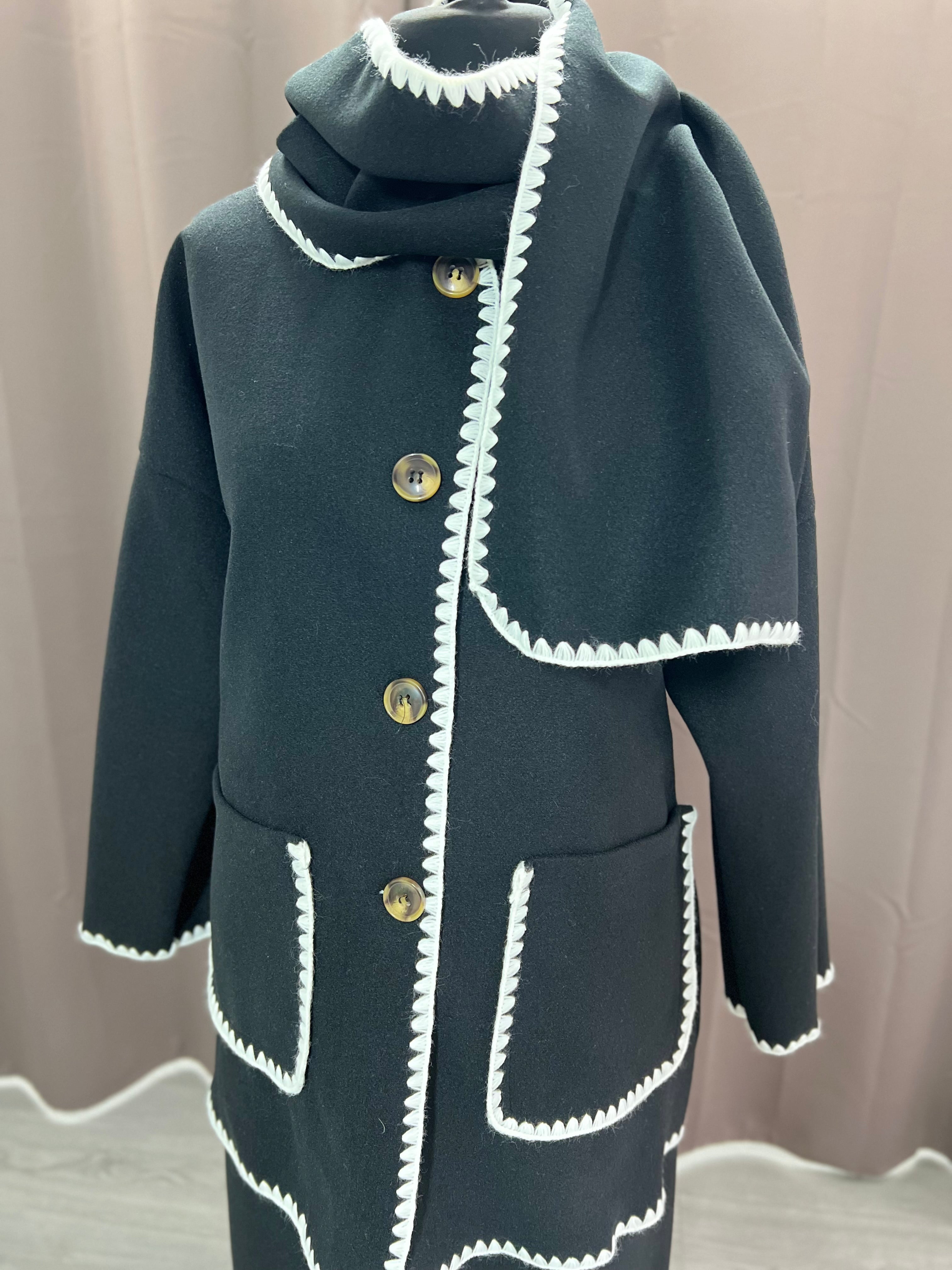 Conjunto con bufanda Negro