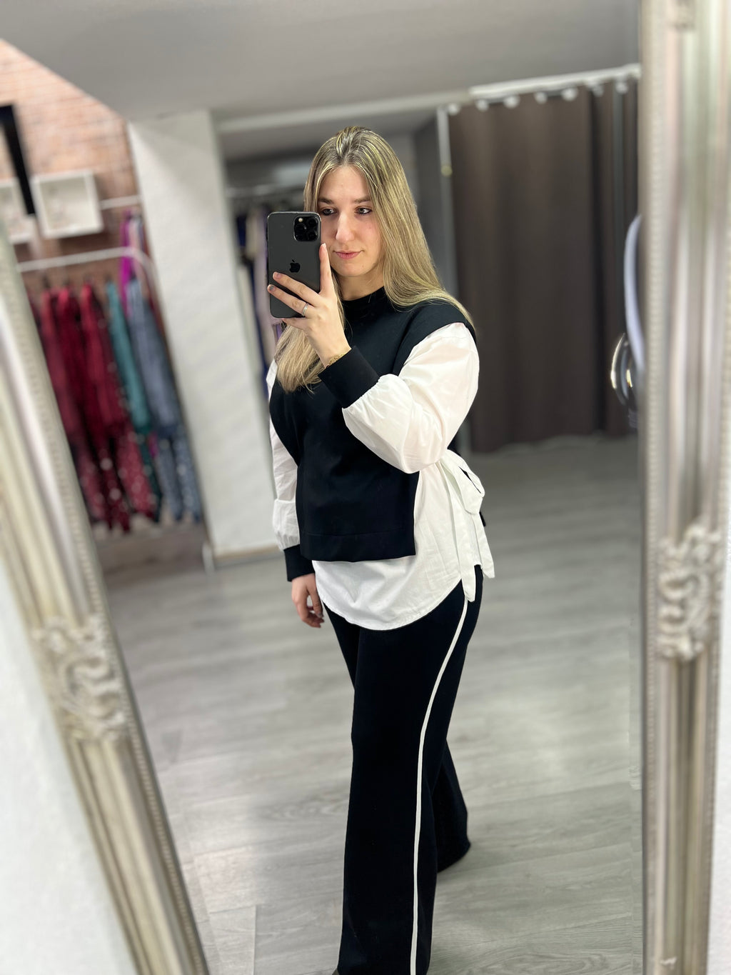 Conjunto deportivo negro