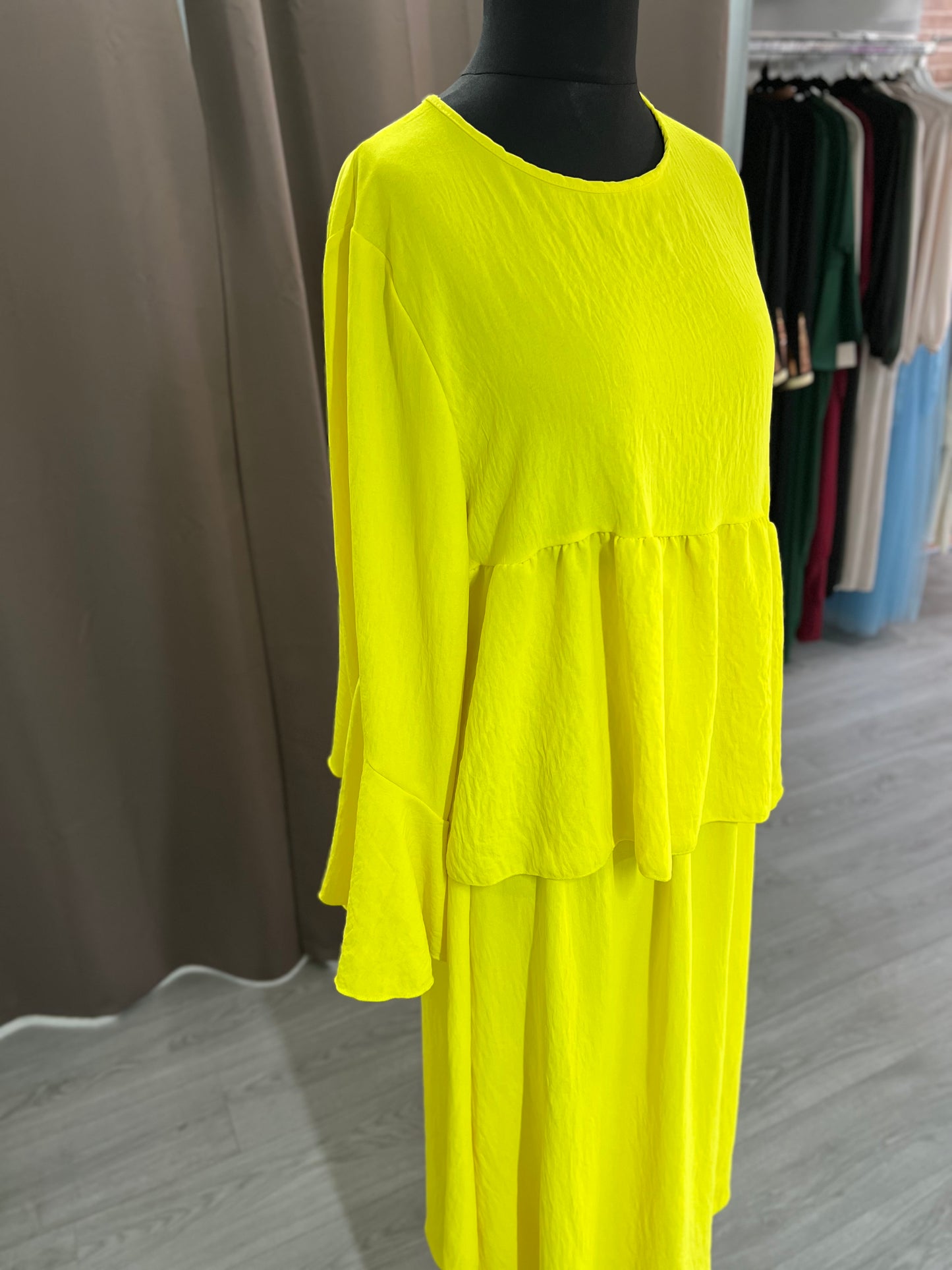 Conjunto falda amarillo