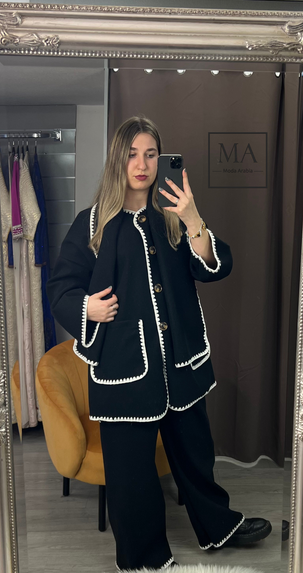 Conjunto con bufanda Negro