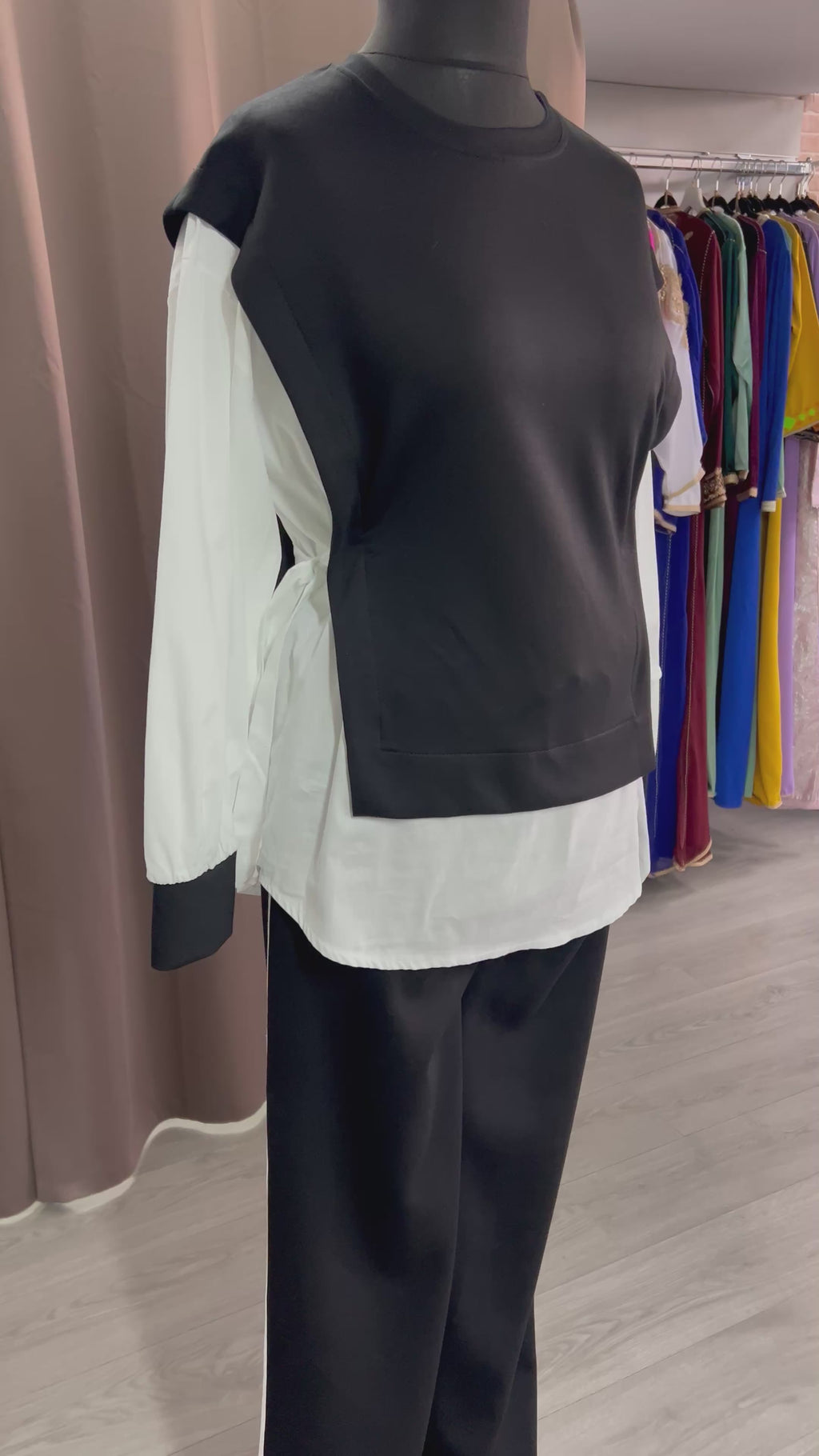 Conjunto deportivo negro