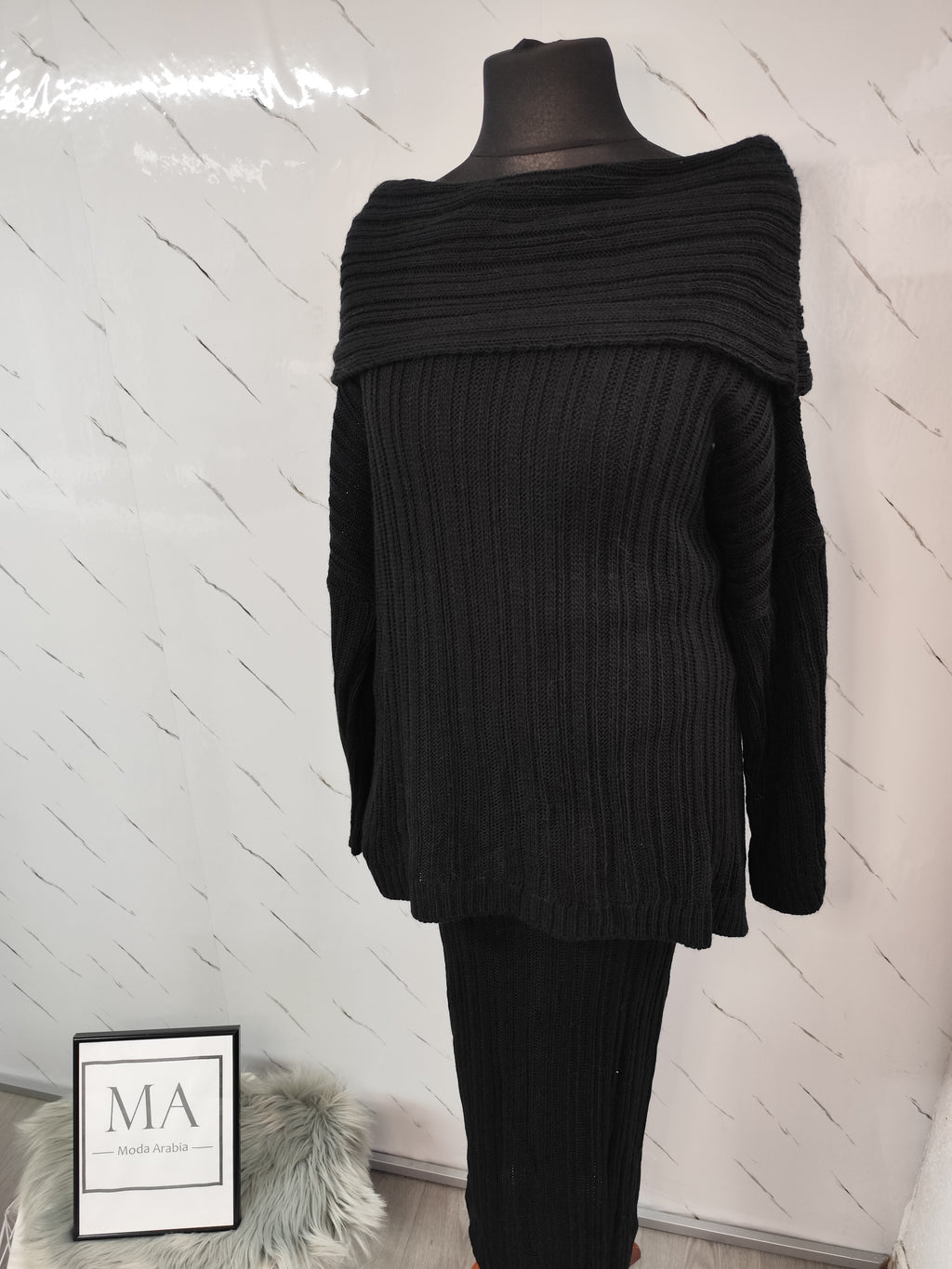 Conjunto de punto: Cuello barco + Falda Negro