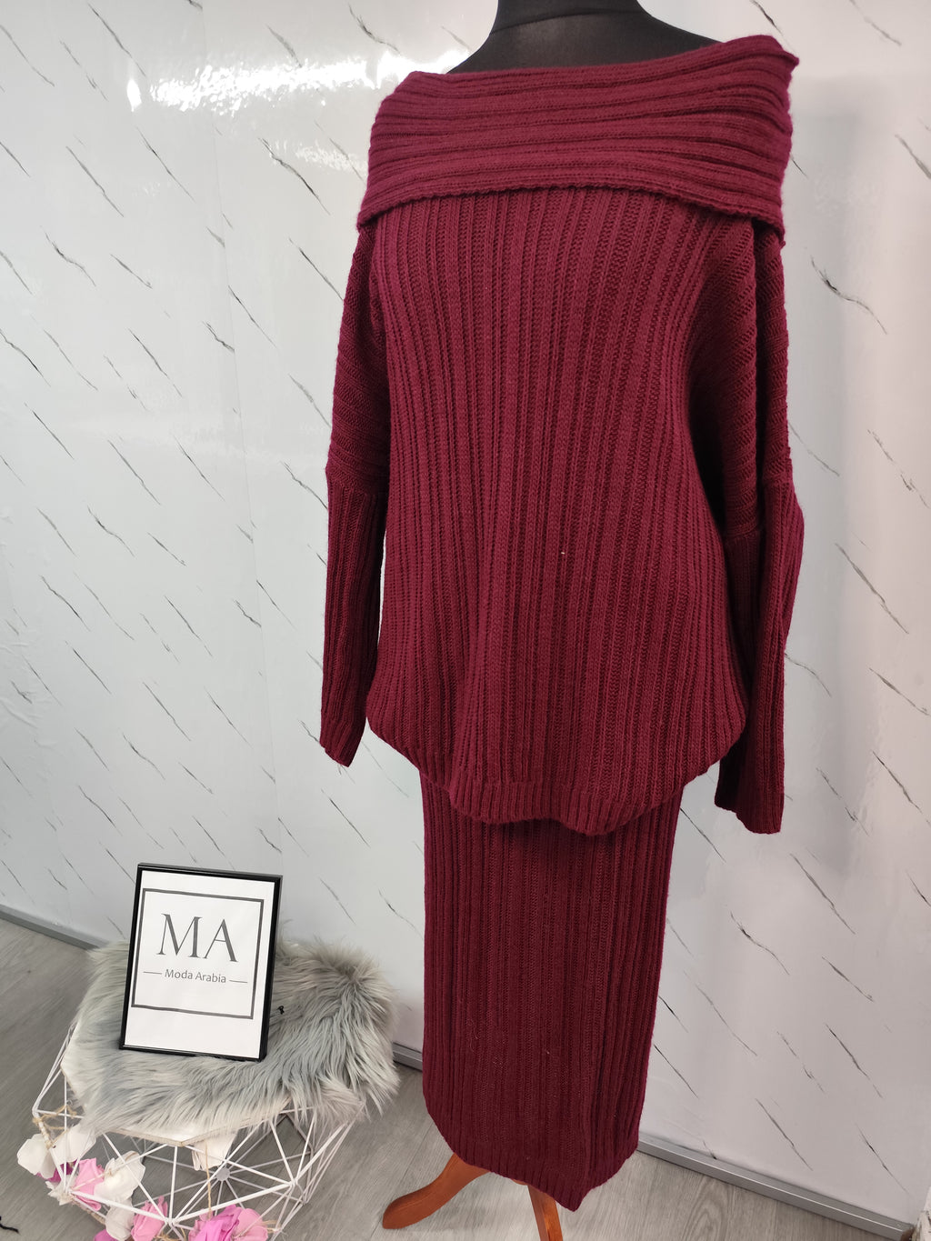 Conjunto de punto: Cuello barco + Falda Borgoña