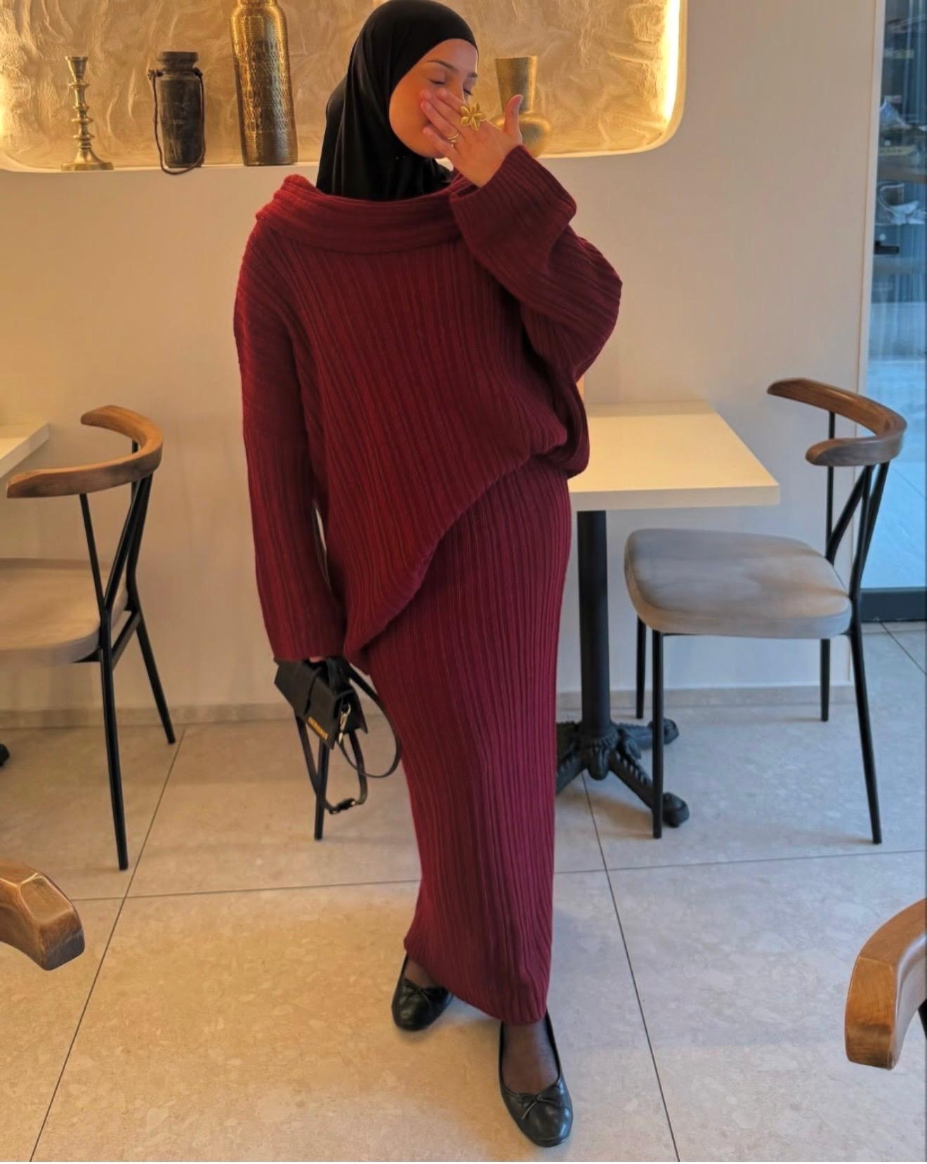 Conjunto de punto: Cuello barco + Falda Borgoña