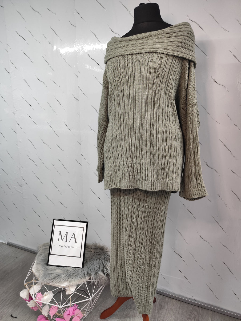 Conjunto de punto: Cuello barco + Falda Verde claro