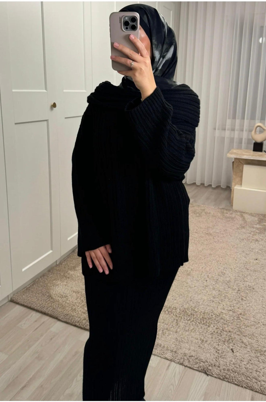 Conjunto de punto: Cuello barco + Falda Negro