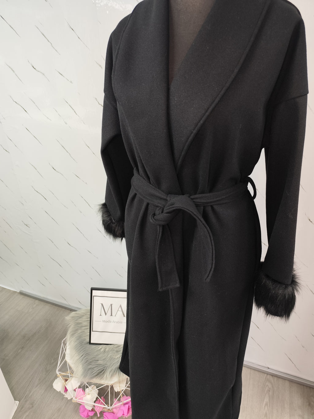 Abrigo largo con puños de pelo Negro