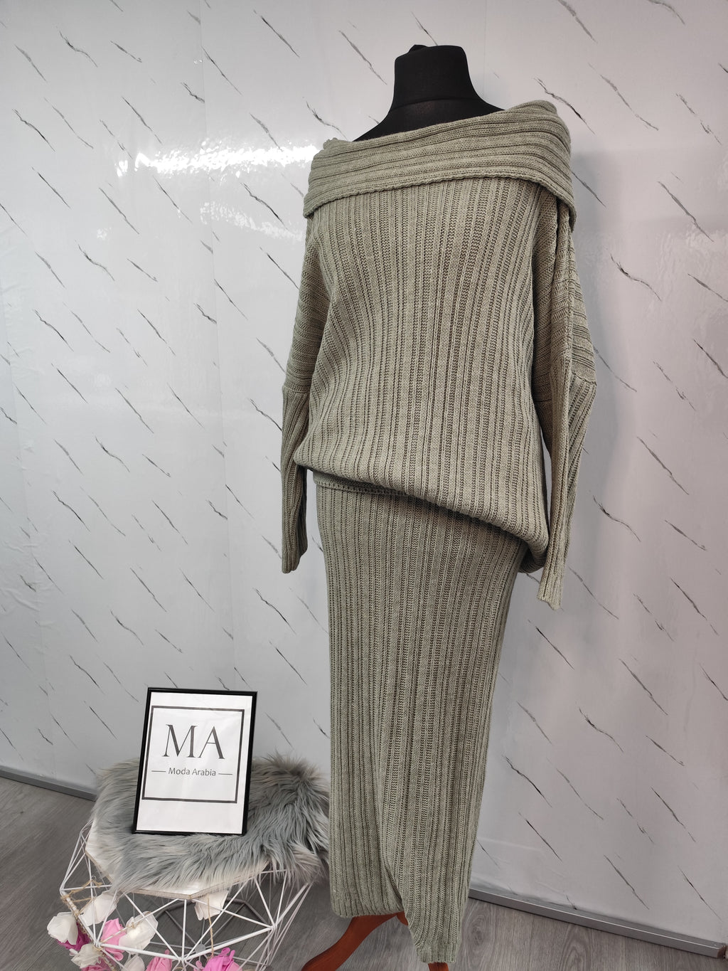 Conjunto de punto: Cuello barco + Falda Verde claro